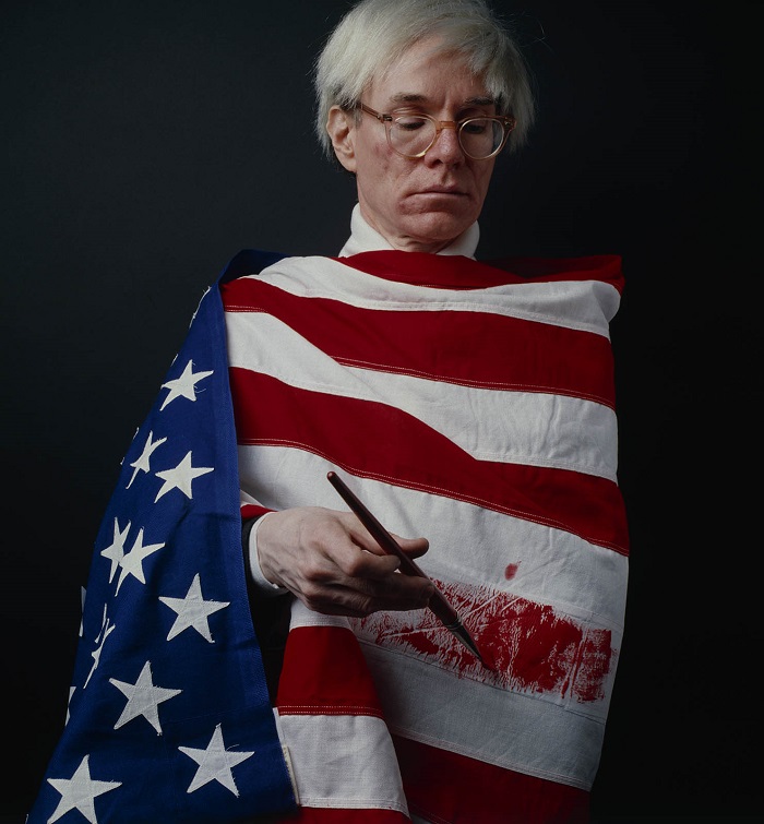 Galería Aina Nowack AAC. Alberto Schommer. La Bandera. Andy Warhol, 1983. Papel Fuji Crystal, Impresión Lightjet RC. 180 x 150 cm. Ed. 1-5.