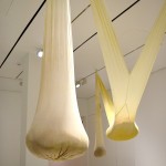 O corpo consciente se desloca voador, Ernesto Neto | © Cristina Ruiz cortesía Galería Elvira González