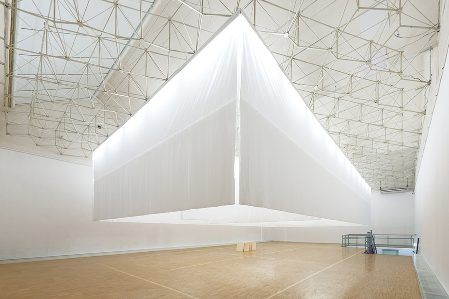 Marlon de Azambuja, Medio Cuerpo, exhibition view