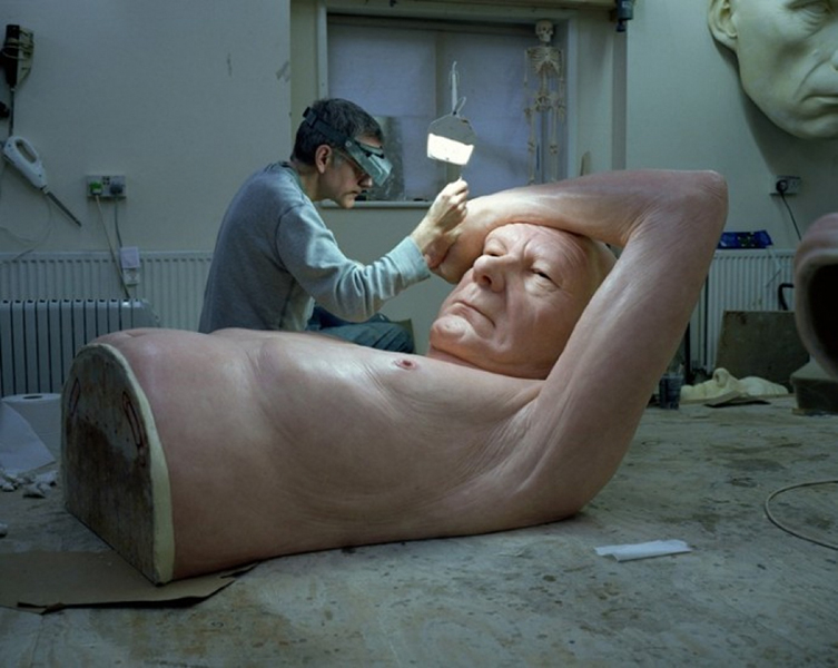 Hiperrealismo - Ron Mueck - Mask II (2001)